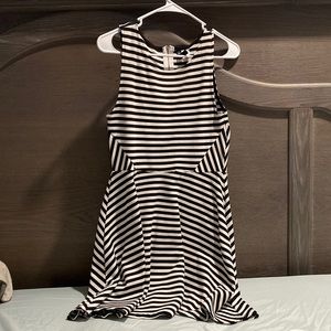 Dress white and black size small worn twice